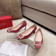 Roger Vivier flat shoes